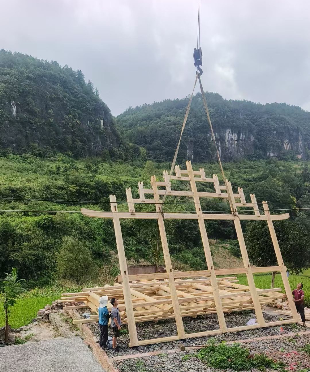 汽車吊出租公司怎么保證發(fā)動(dòng)機(jī)散熱問(wèn)題